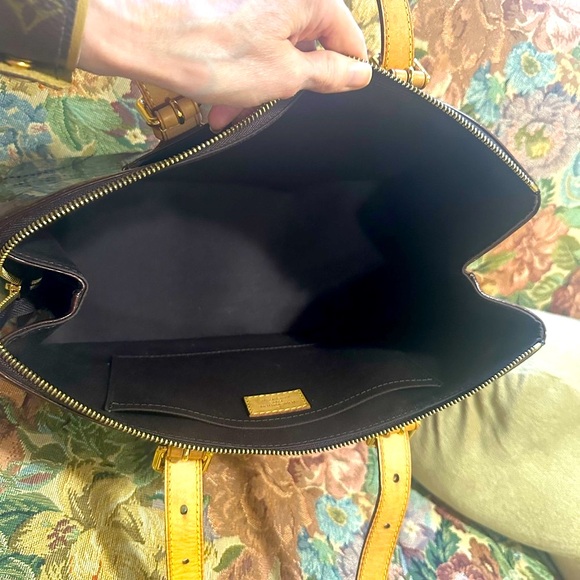 WOW POSHMARK Louis Vuitton Monogram Vernis Rosewood Avenue Patent Handbag Tote - Picture 15 of 16